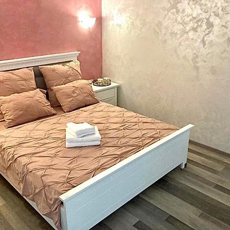 Ferienwohnung Rez Iasi Exterior foto